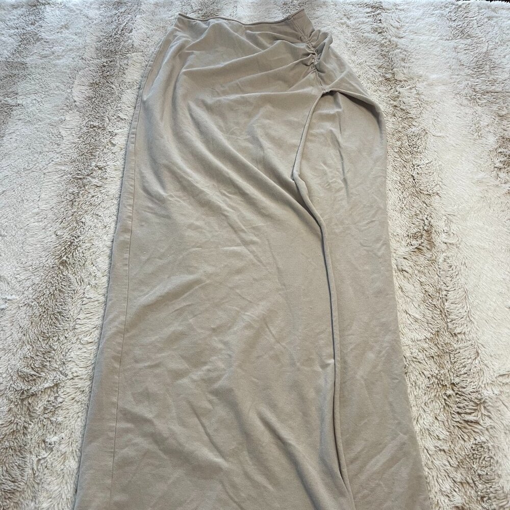 SKIMS Raw Edge Slit Long Skirt in size Small - Picture 2 of 6